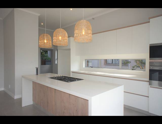 4 BEDROOM HOUSE FOR SALE IN PALM LAKES ESTATE
